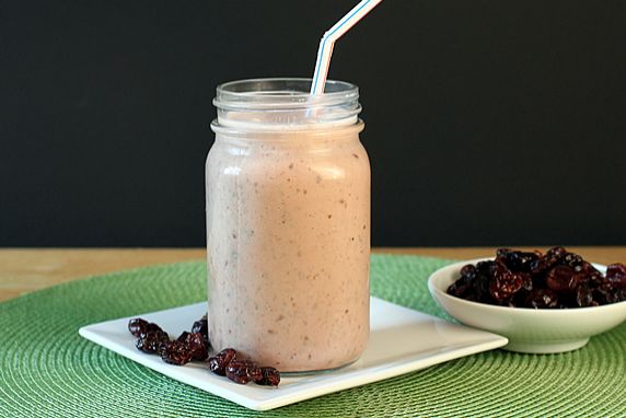 Cherry, Vanilla Bean Oatmeal Smoothie